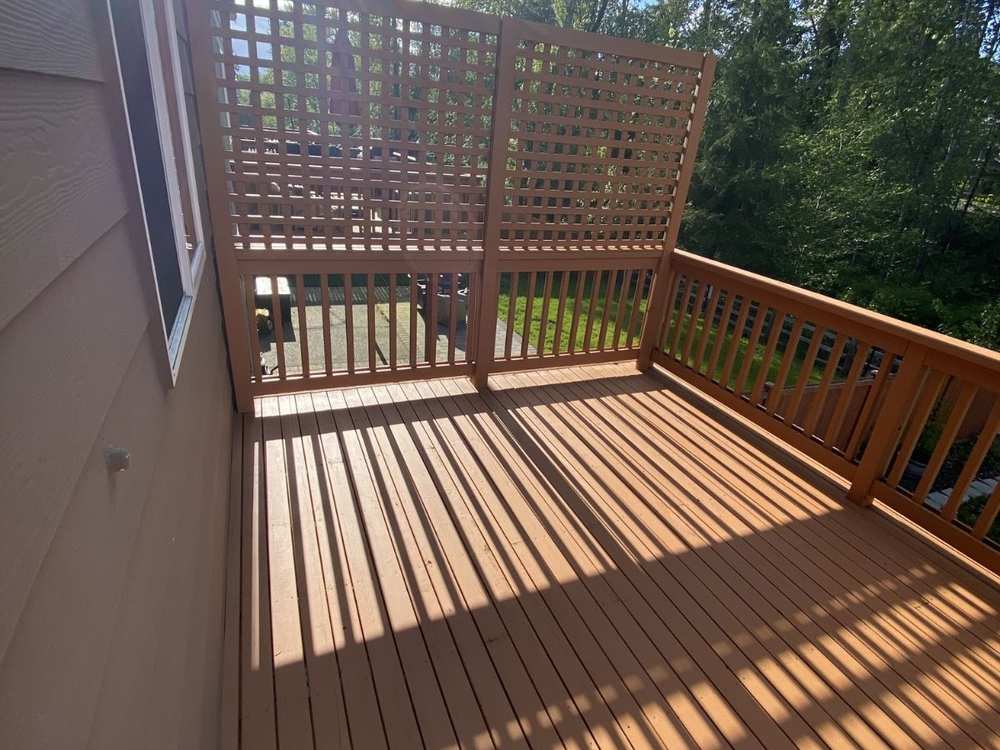 Fences&Decks painting our work Vanhousing